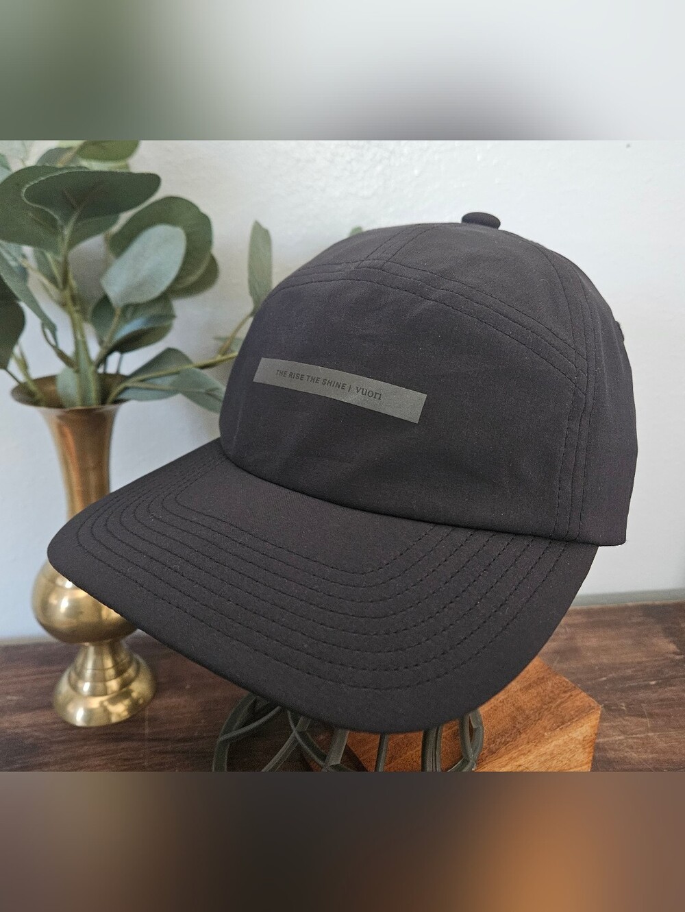 VUORI Qualiy Run Hat with Slogan "The Rise The Shine | Vuori"